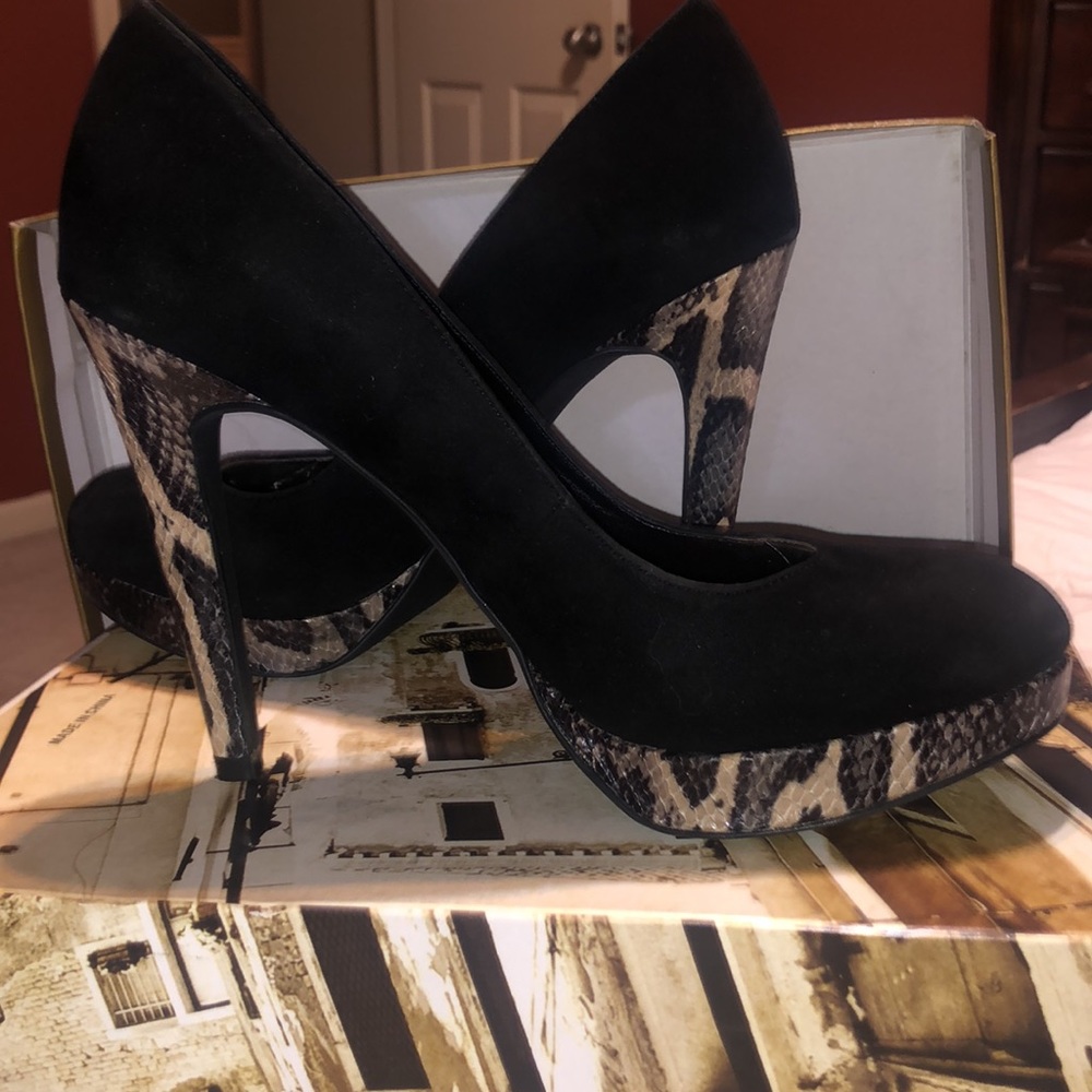 VIA NEROLI black suede snakeskin heels
